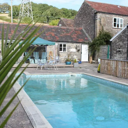 Poolside Semesterbostad Bristol